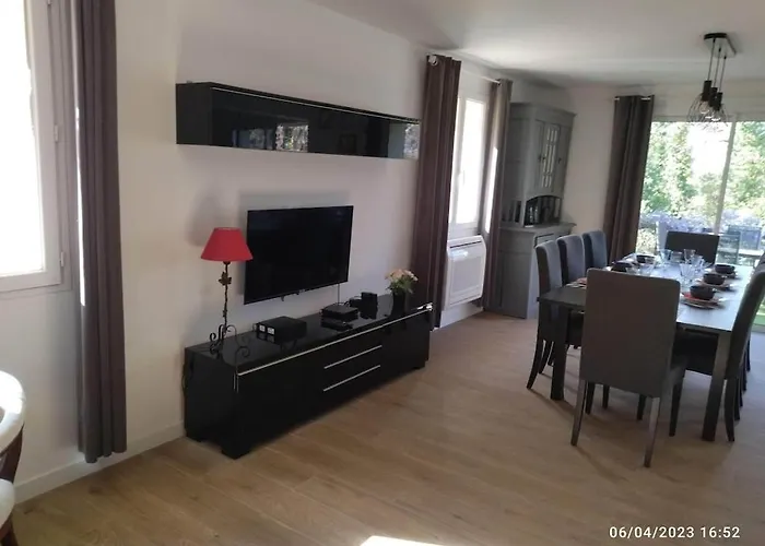 Ferienhaus La Maison D'en La Capelle-et-Masmolene